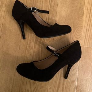 Chinese Laundry suede heels